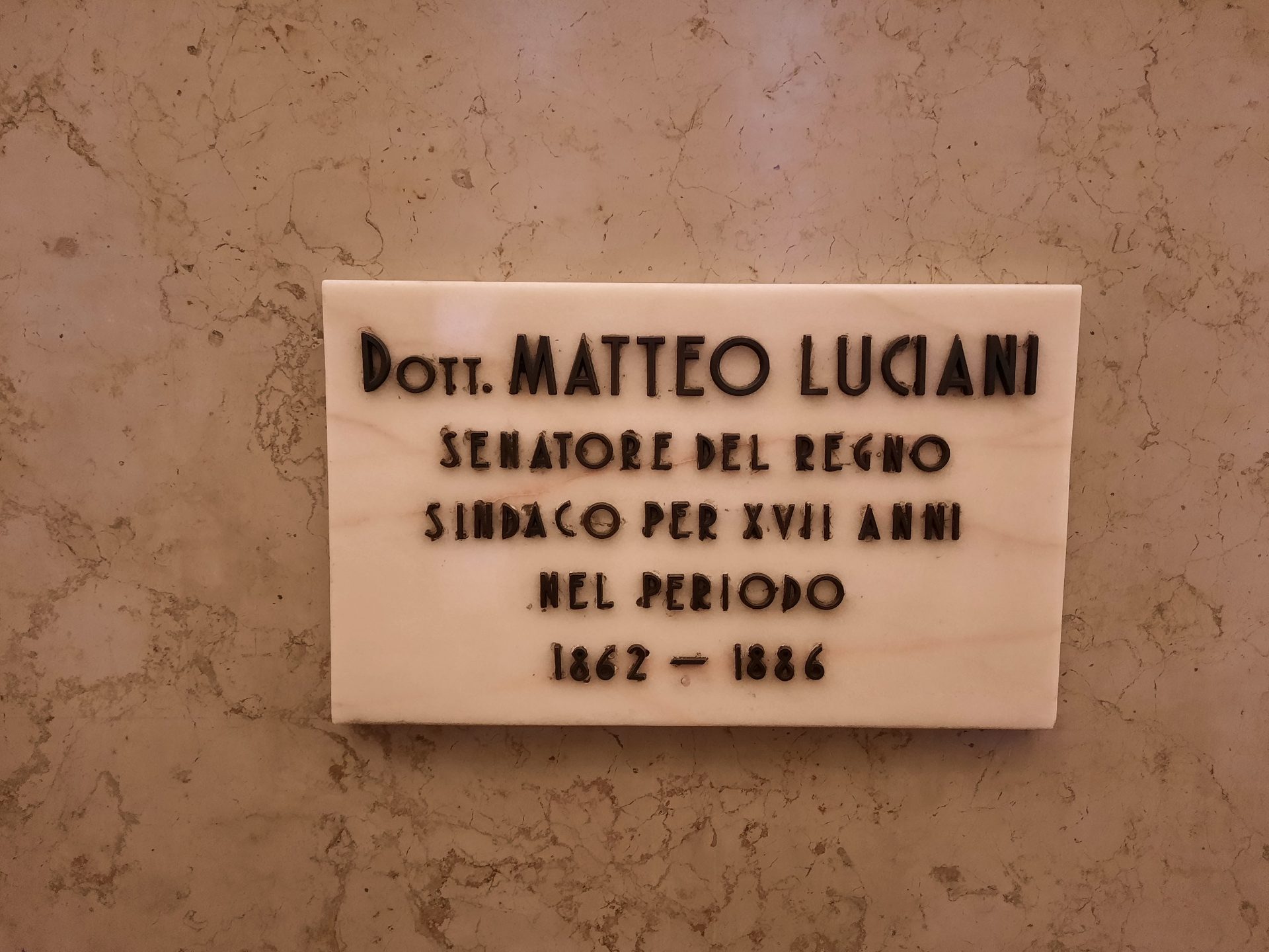 Matteo%20Luciani%27s%20bust%2C%20Salerno%20-%2003.jpg